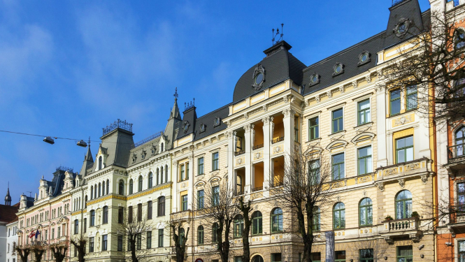 Redzamas vairākas ēkas Rīgas centrā